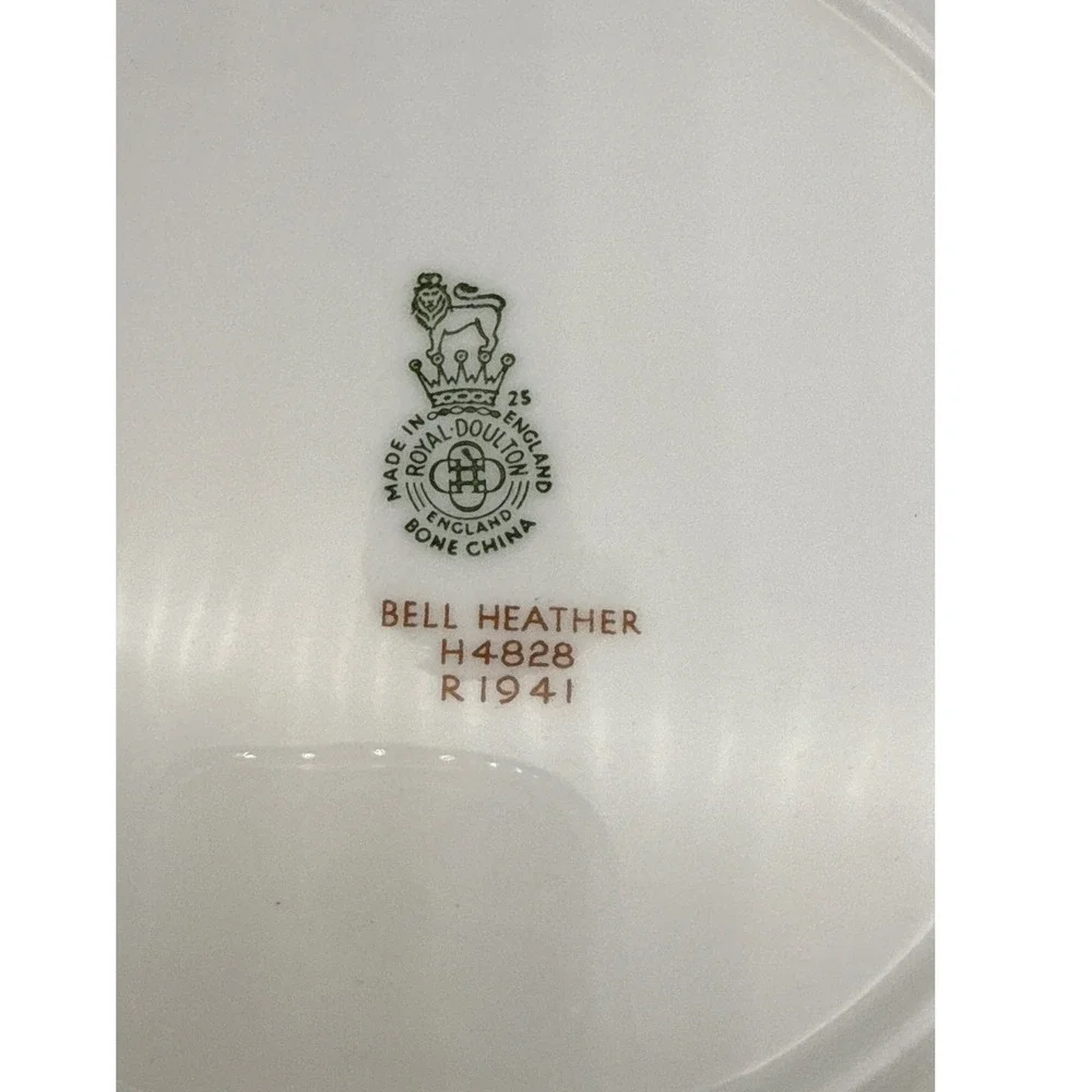Royal Doulton Bell Heather H4828 Salad Plate White Pink Floral Scalloped 8in